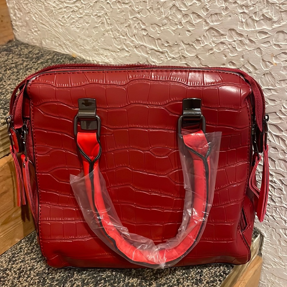 NWT Red Bag 4 pcs. Plus keychain